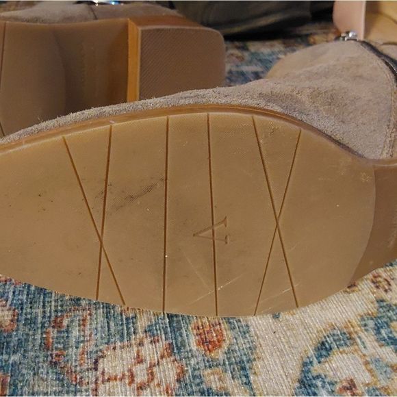 E U C! Aquatalia Faria Taupe Suede Weatherproof Ankle Bootie S : 6 BARELY WORN - Picture 5 of 14